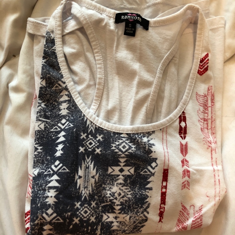Razor-back tee